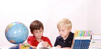 Copiii care suferă de boli cronice vor putea face școala online