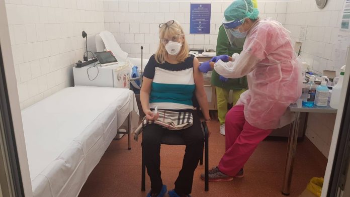 Anca Buzoianu s-a vaccinat