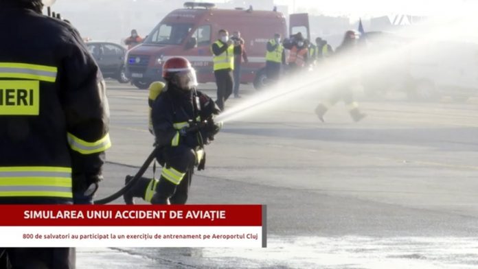 IMAGINI SPECTACULOASE: În cât timp ajung Pompierii și ISU la Aeroport în cazul unei CATASTROFE AVIATICE
