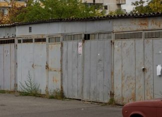 Sute de somații trimise de Primăria Cluj-Napoca pentru desființarea garajelor din oraș
