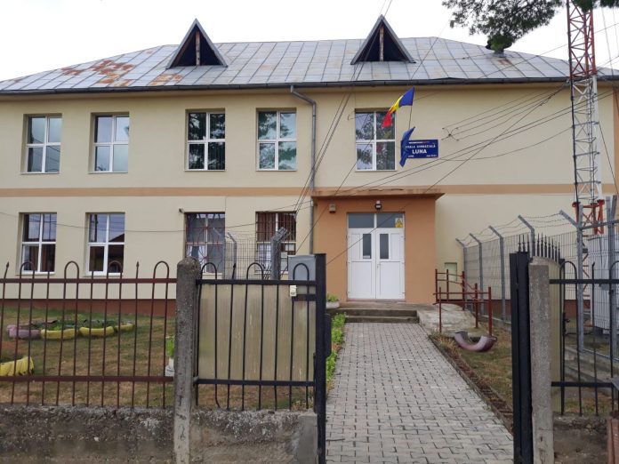 scoala gimnaziala luna