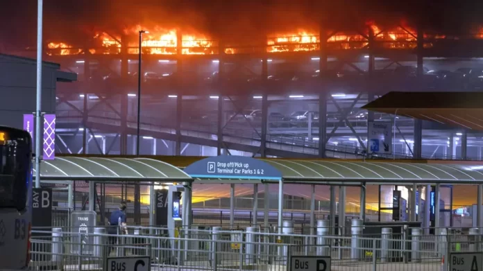 incendiu-aeroport-luton-londra