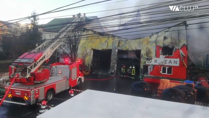 Incendiu de proporții pe Calea Baciului – Cerul Clujului, acoperit de fum negru UP DATE