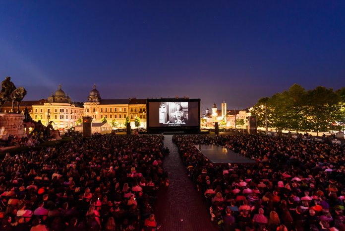 Piata Unirii - Proiectie Asteroid City - 2023.06.18 - Nicu Cherciu - NIC_9471_WEB