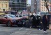 Accident grav în Piața Mihai Viteazul: Două mașini s-au ciocnit frontal, circulația blocată
