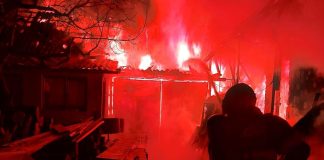 Pompierii clujeni au luptat șase ore cu focul ce a cuprins o casă în Cuzdrioara – Două persoane, la spital