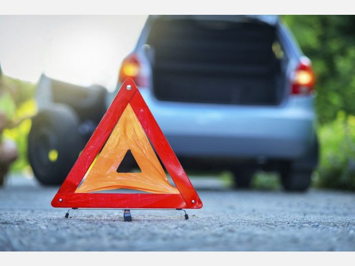 cand-trebuie-folosite-luminile-de-avarie-1200x900