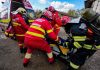 Accident rutier în Dej – Pompierii intervin pentru a salva un bărbat blocat în mașină