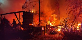 Sălicea: Pompierii au intervenit în forță pentru a stinge un incendiu care a cuprins o gospodărie