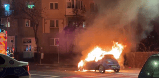 FOTO Incendiu în Cluj: O mașină a fost mistuită de flăcări pe strada Donath