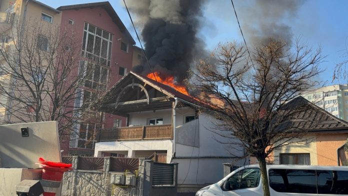 incendiu strada campului