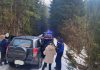 Patru turiști au avut nevoie de ajutorul jandarmilor după ce au rămas blocați pe un drum înghețat din Cluj