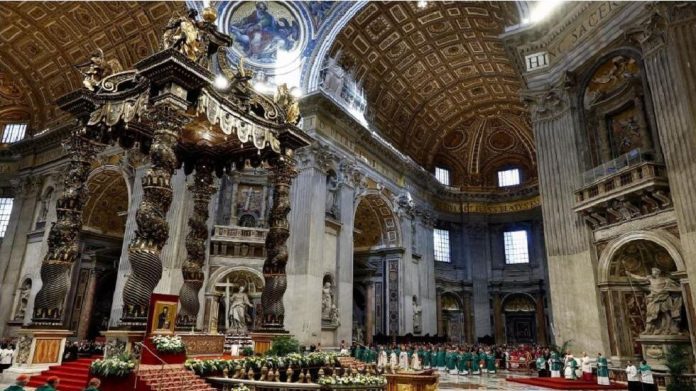 RFI-Data-Vatican-Pape-Francois-a-la-messe-a-a-la-Basilique-Saint-Pierre©Reuters-Guglielmo-Mangiapane
