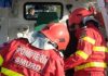 Accident pe strada Horea: Pompierii extrag un bărbat de 80 de ani dintr-un autoturism