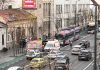 Accident grav pe Bulevardul 21 Decembrie 1989 – Un bărbat este descarcerat dintr-o mașină