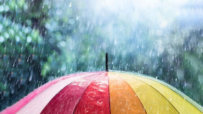 umbrela-colorata-nori-ploaie