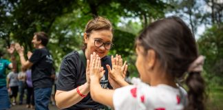 Asociația Ajungem MARI Cluj caută 32 de voluntari care să devină prietenii copiilor instituționalizați