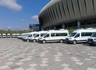 Noi microbuze școlare electrice pentru elevii din trei comune clujene: „La nivelul județului Cluj problema transportului școlar nu mai există”