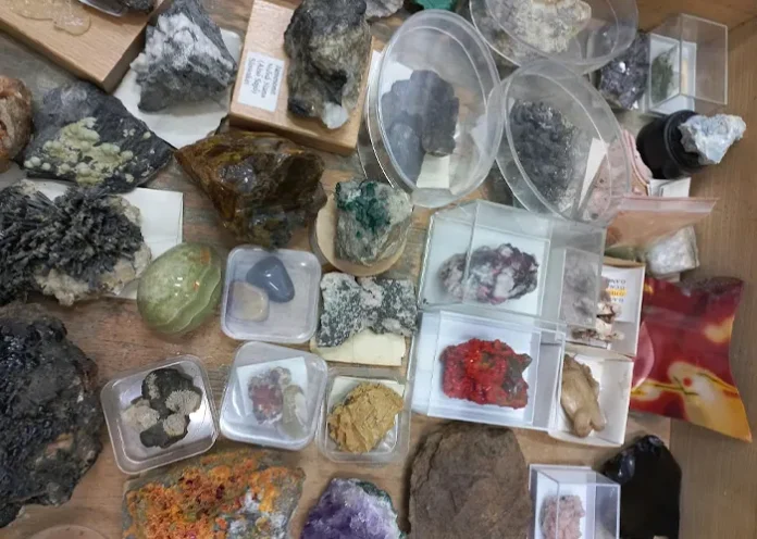 Muzeul-de-Mineralogie-1