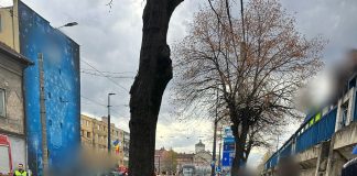 Mașină făcută praf pe strada Căii Ferate în Cluj-Napoca