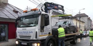 Tarife mai mari la Cluj pentru ridicarea mașinilor parcate ilegal și a trotinetelor abandonate