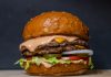 România, în topul mondial al consumului de burgeri – Bucureștiul a depășit Barcelona și Milano