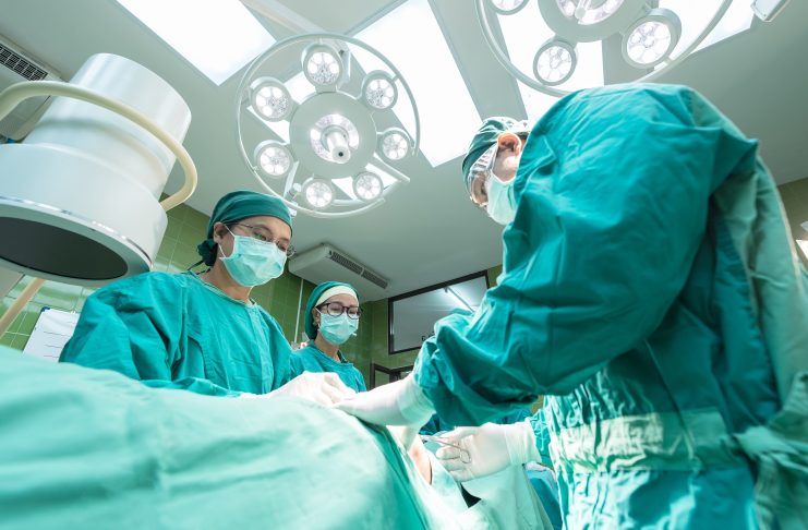 Studiu OCDE: În cazul cancerului, mortalitatea bărbaților români, mai mare decât cea a femeilor