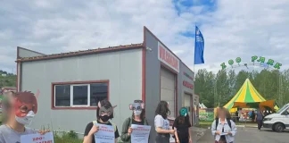 Protest împotriva expoziției cu animale exotice de la Zoo Park: „Animalele nu sunt sursa noastră de distracție”