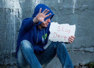 „Am pierdut mult, și nu am câștigat absolut nimic…” Dependența de droguri din perspectiva unui tânăr în recuperare