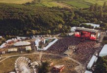 Royal Fun Run la Electric Castle: cursă de 5 kilometri în costume haioase și reducere de 50% la Sunday Ticket