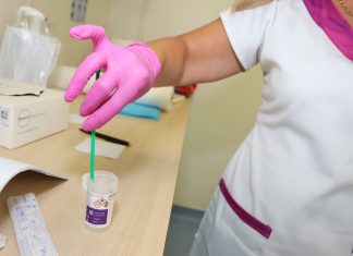 Teste HPV și ecografii mamare gratuite la UNTOLD 2026: Fundația Renașterea aduce prevenția cancerului în festival