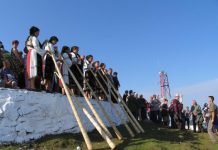 Târgul de Fete de pe Muntele Găina: sub 10.000 de participanți, incident cu un rănit în tabără