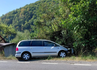 Accident rutier în Negreni – cinci persoane, transportate la spital