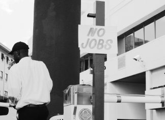 Scădere istorică a interesului românilor pentru joburile din străinătate: Doar 0,6% din aplicări în 2026
